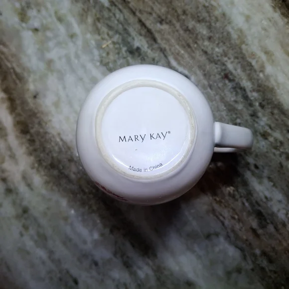 Mary Kay Kisses Shades of Red Lipstick Kisses Lip Prints Coffee Tea Mug Cup - Picture 7 of 8